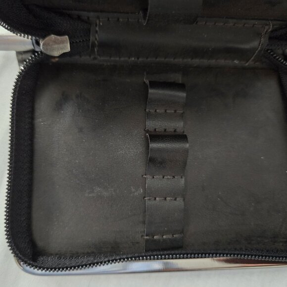 CALVIN KLEIN MANICURE CASE - Picture 7 of 8